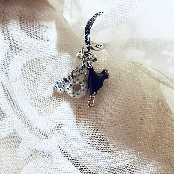 ✨NWOT Disney Donut & Ice Cream Charm ✨ - Picture 3 of 6